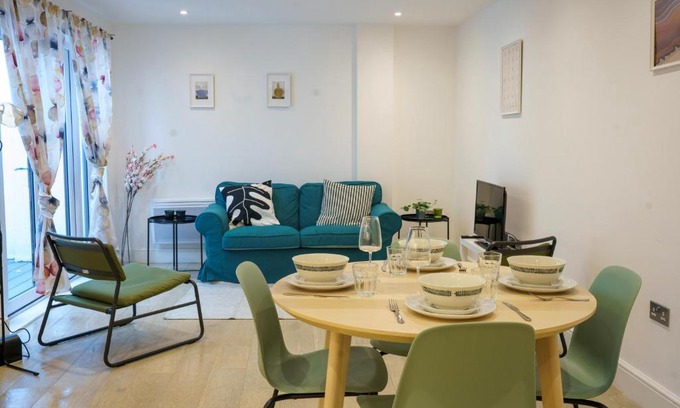Dollis Hill Apartment | Gorgeous New 2 Bed Flat - 2 August House