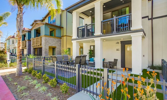 Central Mission Beach House | Gorgeous New 3BR/3BA Construction, Steps to Bay, Ocean, Shops & Belmont Park