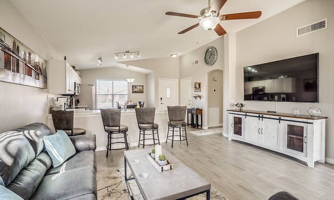 Springfield House | GORGEOUS NEWLY UPDATED HOUSE IN GATED 55+ GOLF COMM.