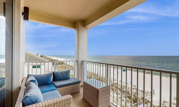 Fort Walton Beach Condo | Gorgeous ocean-view condo with beach access, pool, balcony & chef's kitchen