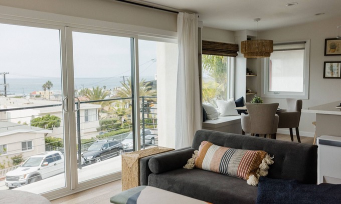 Hermosa Beach House | Gorgeous Ocean View in the Heart of Hermosa Beach - 2 blocks from the beach