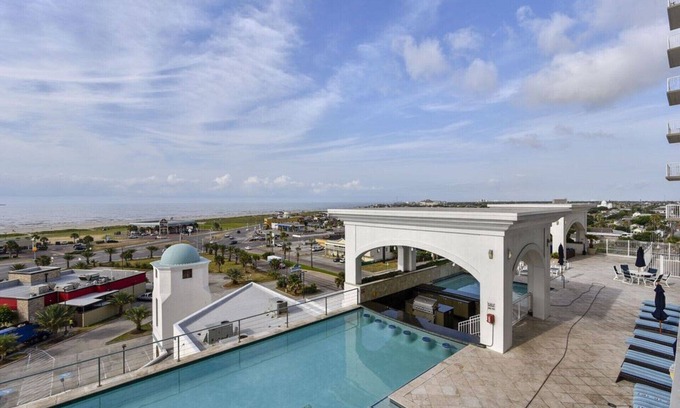 Galveston Condo | GORGEOUS OCEAN VIEWS HUGE BALCONY, luxury resort style, pool, and free wifi.
