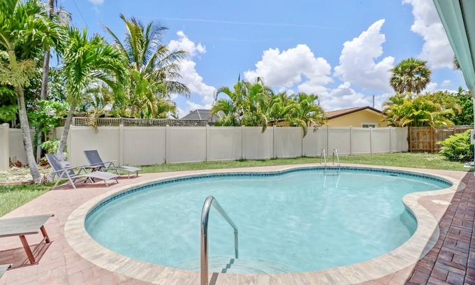 Palm River Estates House | Gorgeous Private Heated Pool Home near the beaches