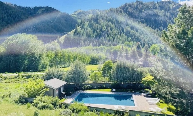 Ketchum Condo | Gorgeous, quiet loft condo-walk to gondola