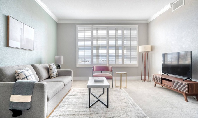 San Jose Apartment | Gorgeous Santana Row 2BR w/Gym & Pool, nr highways, by Blueground
