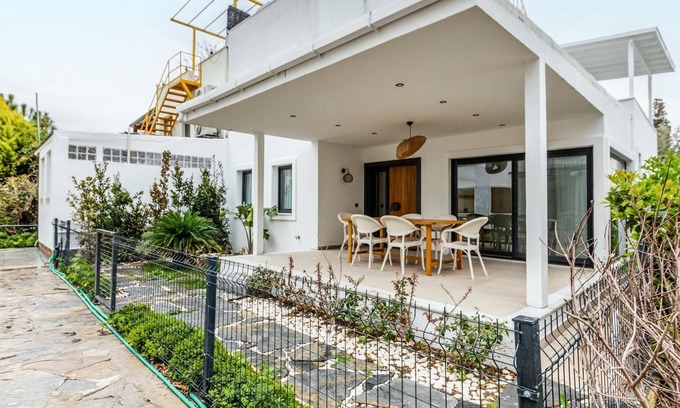 Ortakent Apartment | Gorgeous Separate Villa in a Complex in Bodrum