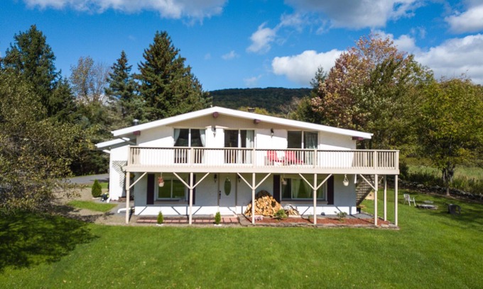 Fleischmanns House | Gorgeous Ski Chalet - 7 miles from Belleayre with hot tub