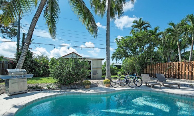 Naples Park House | Gorgeous Southern Exposure Pool Home near Vanderbilt Beach