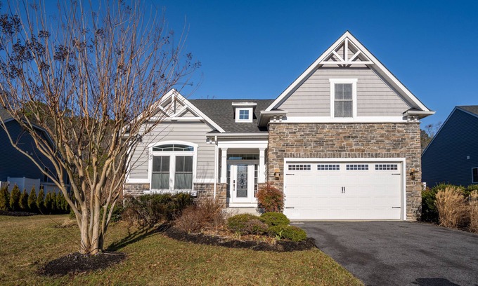 The Glade House | GORGEOUS, SPACIOUS HOME IN POOL/RESORT CMMTY- 41235 Gloucester, Rehoboth ,DE