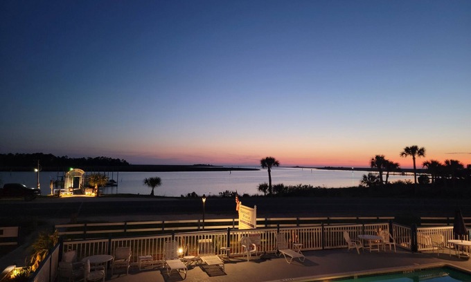 Steinhatchee Condo | Gorgeous Sunsets. Sunset Place #304 NO CLEANING FEES!