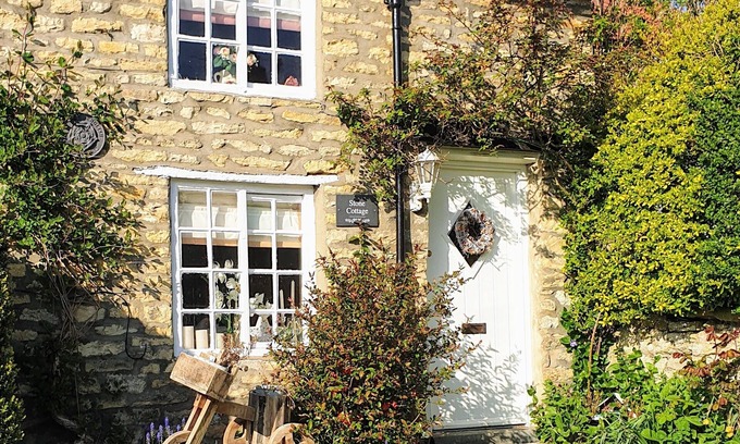 Thornton Dale House | Gorgeous Thornton-le-Dale 2 Bedroom Cottage & Garden, Cosy Family Friendly, WIFI
