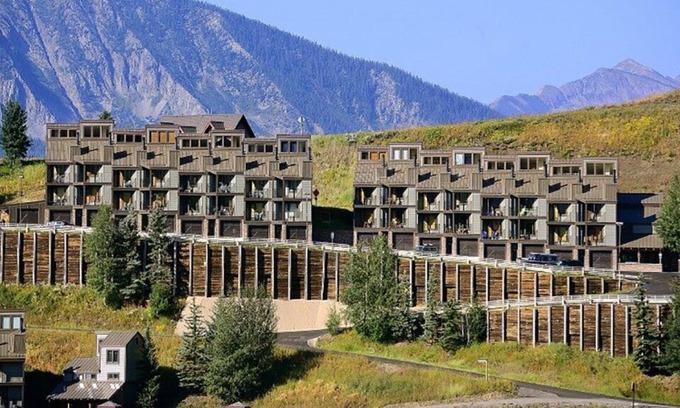 Crested Butte House | Gorgeous Townhome w/views, Private Garage, hottub! Decks!