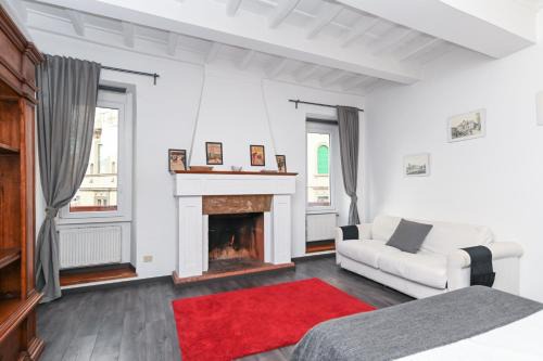 Trastevere Apartment | Gorgeous Trastevere loft on the river