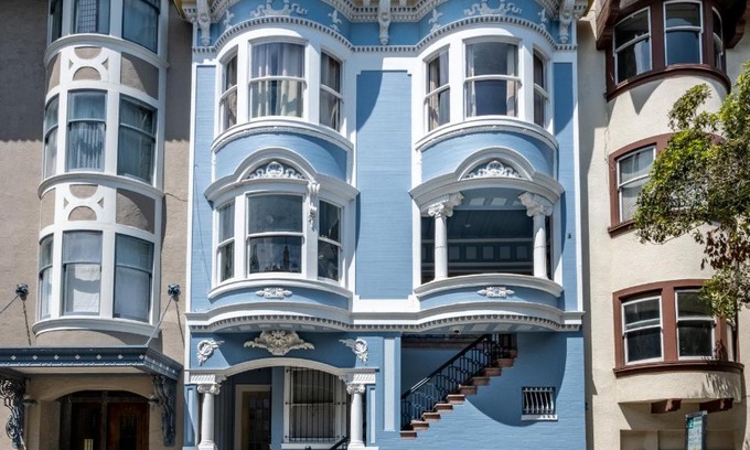 Nob Hill Apartment | Gorgeous unique Victorian top flat in heart of SF