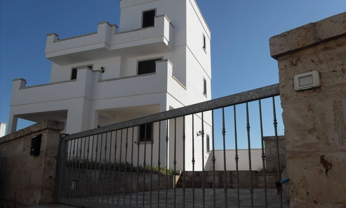 Santa Maria al Bagno Villa | Gorgeous villa Gallipoli area with Jacuzzi, sea view and garden.