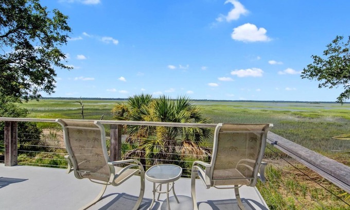 West Beach House | Gorgeous views! Charming home on the river
