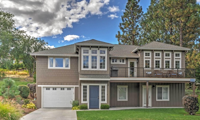 Wapato Point House | Gorgeous Wapato Point Lakehouse w/Private Hot Tub