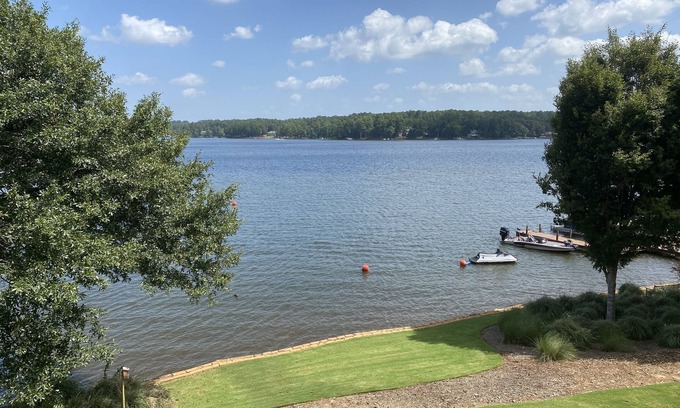 Lake Oconee Condo | Gorgeous Waterfront View Condo in Cuscowilla on Lake Oconee