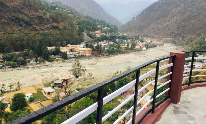 Uttarkashi Hotel | Goroomgo Amba Niwas Home Stay Uttarkashi