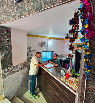 Ayodhya Hotel | Goroomgo Ashoka Aashram Homestay Ayodhya Near Ram Janam Bhoomi 500m - Excellent Service Recommended