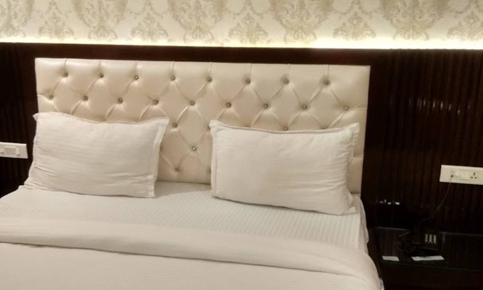 BHEL Township Hotel | Goroomgo Hotel Jasmine Haridwar