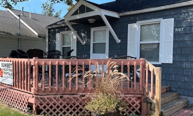 Geneva-on-the-Lake House | GOTL Strip - Private Beach Access - Sunset Vacation Rentals