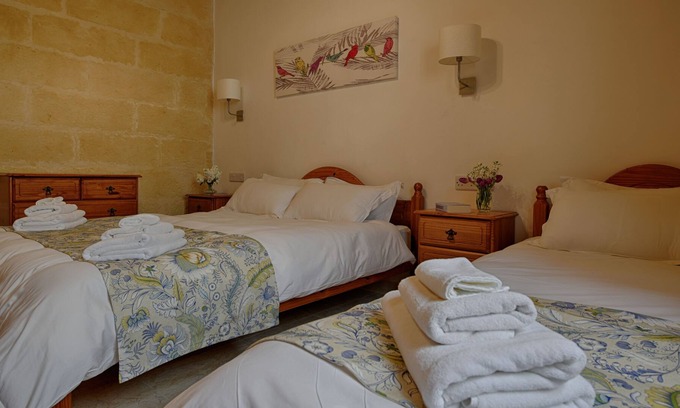 Victoria House | Gozo Inn Vitoria self catered sleeps 8 with private pool