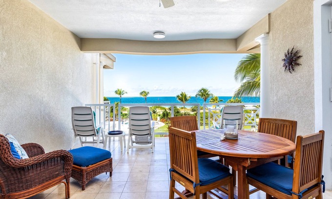 Grace Bay Condo | Grace Bay Beach Front 2 BDR/2BTH Condo at the Grandview