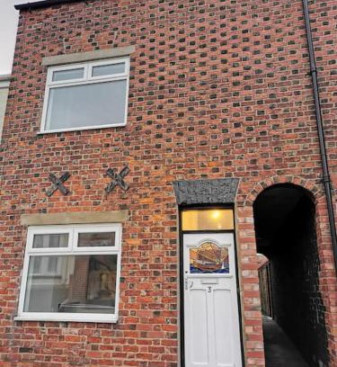 Muston House | Grace Cottage, Filey Town Centre, Close to Beach