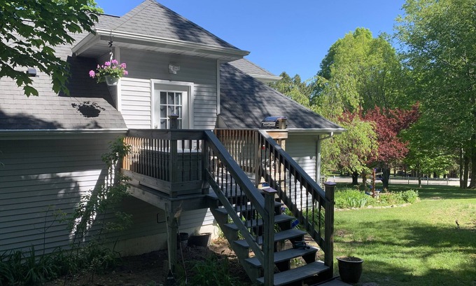 Frankfort Apartment | Grace Sunset Suite