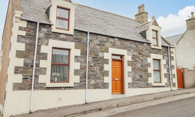 Buckie Cottage | GRACEMOUNT, family friendly, country holiday cottage in Portknockie