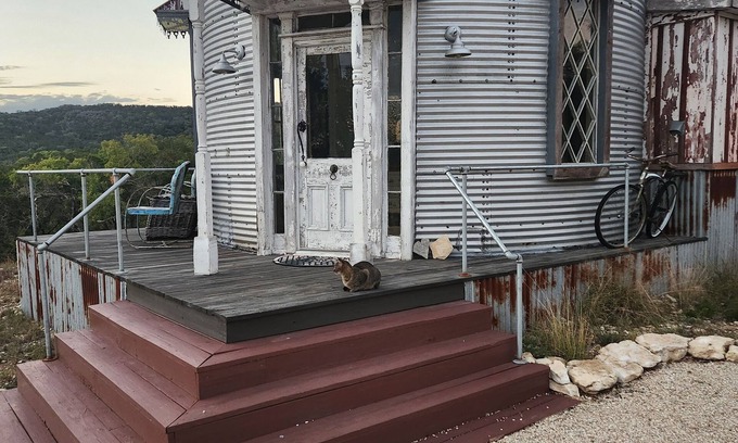 Center Point Cabin | Grain Bin Cabin in the Country