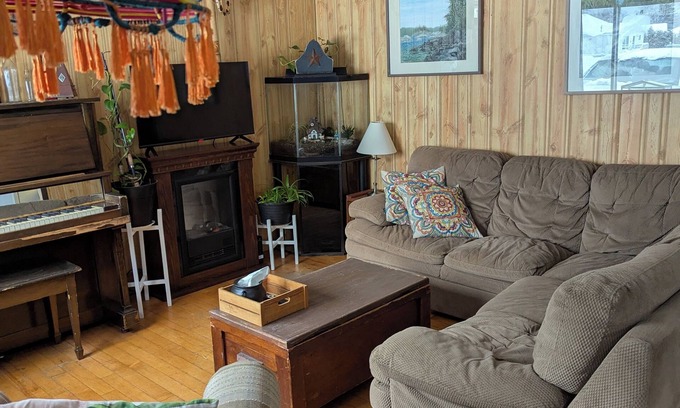 Algoma District House | Grammys place