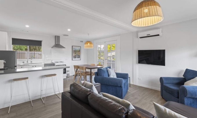 Ararat Apartment | Grampians Getaway with Your Furry Best Friend