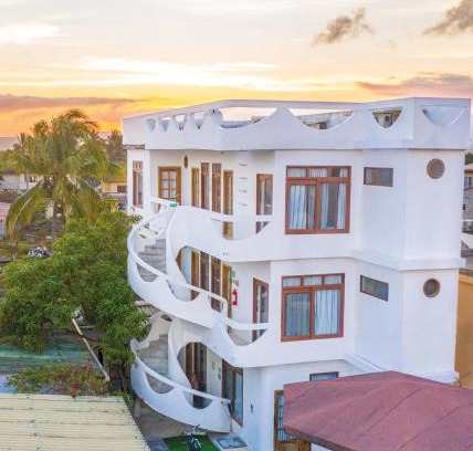 Puerto Villamil House | Gran Hostal Tintorera