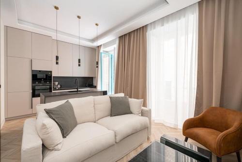 Centro Apartment | Gran Via XVI calle San Roque 4BR 4BH