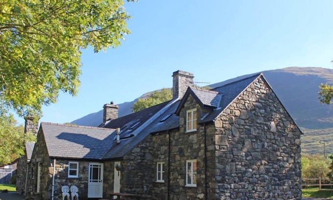 Tywyn House | Granar Gynolwyn in the beautiful Tywyn