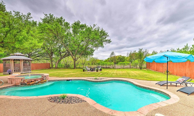 Granbury House | Granbury Abode w/ Pool & Grill ~ 3 Miles to Lake!