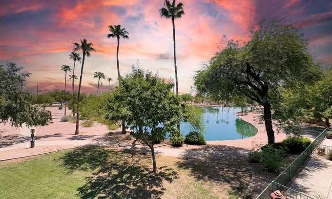 Superstition Lakes House | Grand 2nd Floor Condo, Heated Comm Pool, Golf Views!