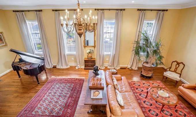 Foxhall Crescent House | Grand 5200 sf Home, Wesley Heights, 5BR 4.5BA