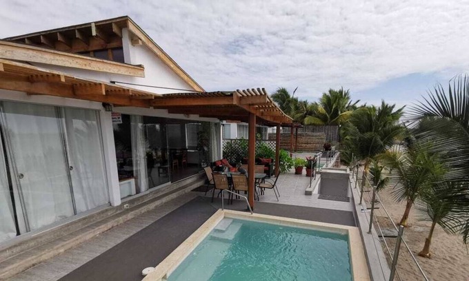 Zorritos House | Grand Admiral beach house / Ocean Front / Family Friendly