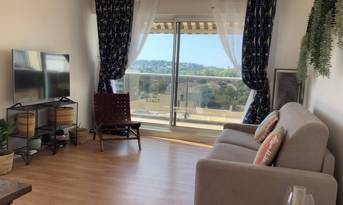 Saint-Germain-en-Laye Apartment | Grand Appartement Idéal Télé-travail à 25 min de Paris-défense