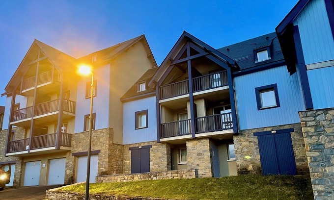 Germ Apartment | Grand appt 8 pers PEYRA'GOOD Mountain view 2 balconies Bed linen/towels/wifi included