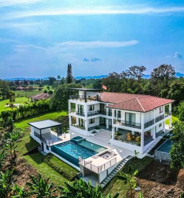 Montenegro House | Grand Cypress Luxury Home