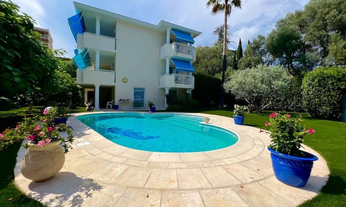 Juan-les-Pins Apartment | Grand Dauphin Appartement Juan les Pins