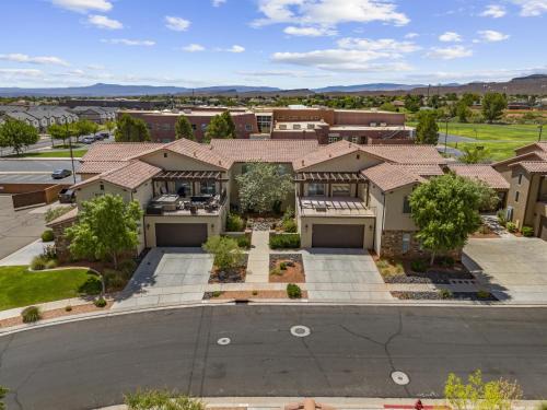 Santa Clara House | Grand Elite Retreat home