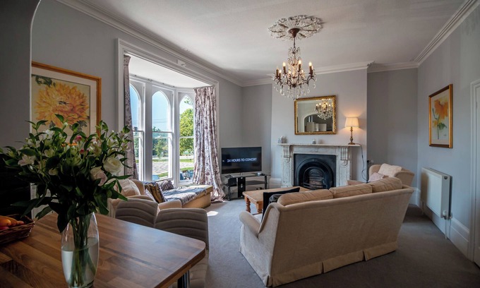 Herne Bay Apartment | Grand Flat | Heart of Herne Bay | 300m from beach