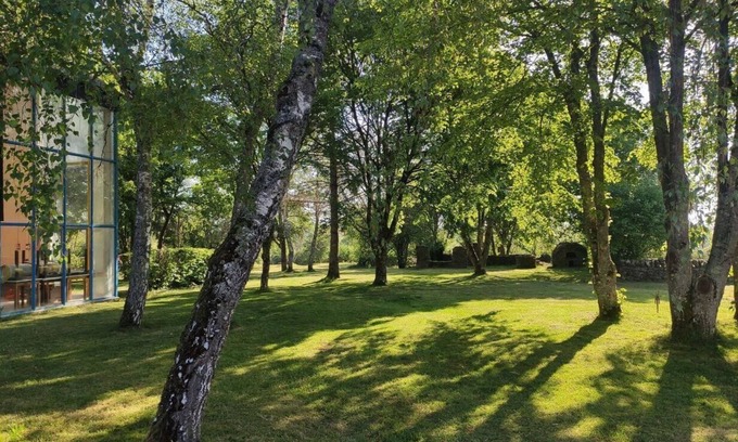 Saxi-Bourdon Bed & Breakfast | Grand Gîte de 50 Lits, en Pleine Campagne, Gestion Libre ou Pension Complète