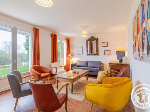 Les Cerqueux House | Grand gîte familial près du Puy du Fou, wifi, animaux admis, jardin - FR-1-622-96