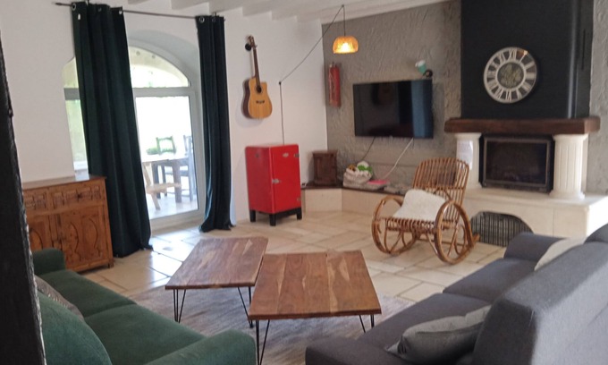 Mouchamps House | Grand Gite "les Oliviers"